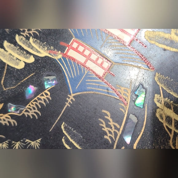 Vintage Japanese handpainted black lacquer jewelry music box. - Picture 3 of 9